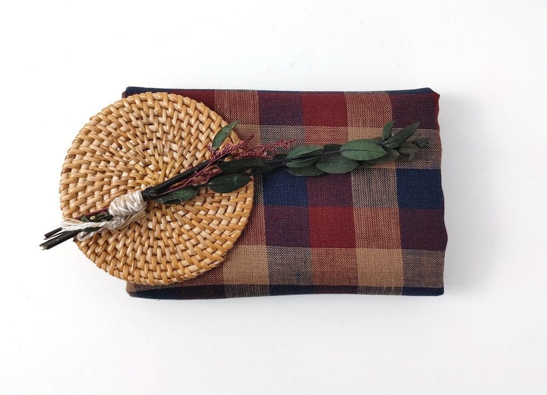 100% Linen Gingham Check in Brown – A Featherweight Classic 7852 - The Linen Lab - Brown