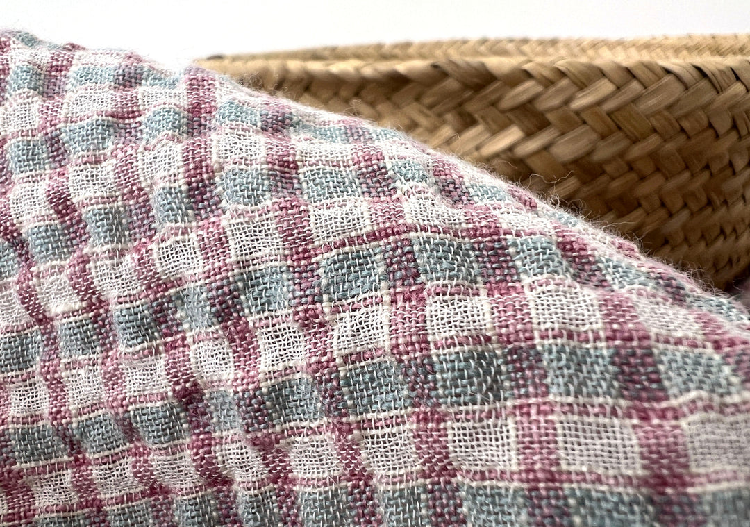 Linen Cotton Seersucker Fabric with Small Checks – Natural Stretch Texture 8217