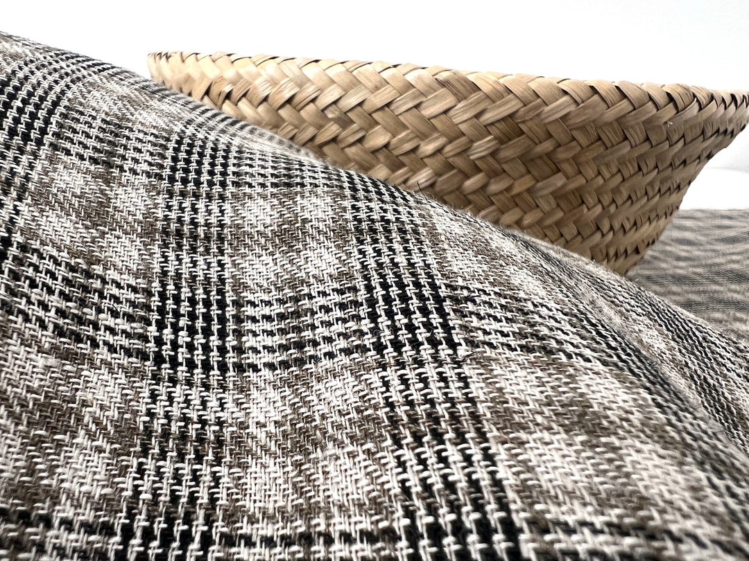 Linen Blend Fabric – Prince of Wales Plaid, Twill Weave 8043