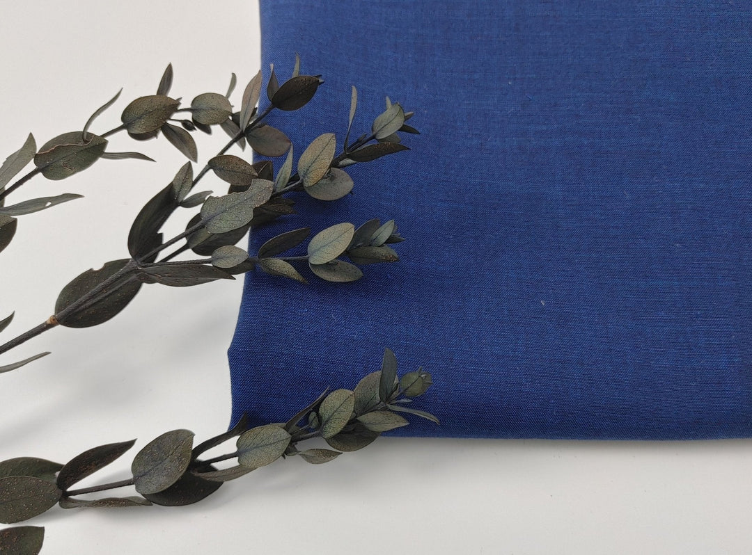 Midnight Blue Elegance: Lightweight Linen Cotton Chambray Fabric 4933 - The Linen Lab - Navy